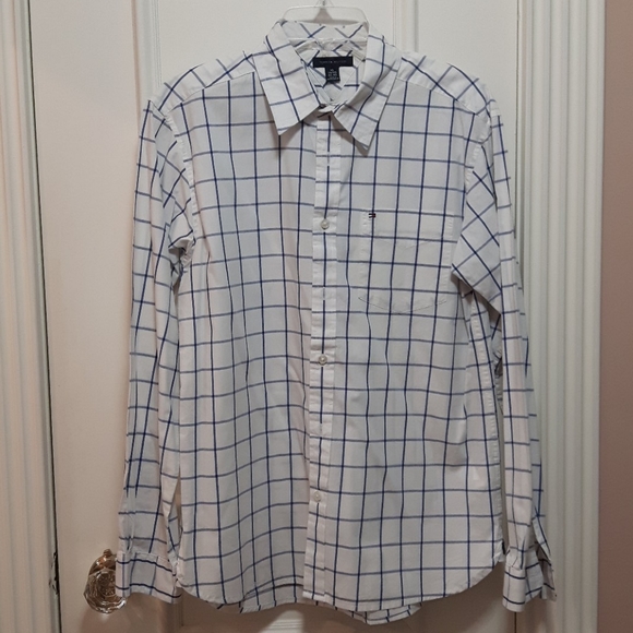 🛍️ Tommy Hilfiger checkered shirt - Picture 1 of 4